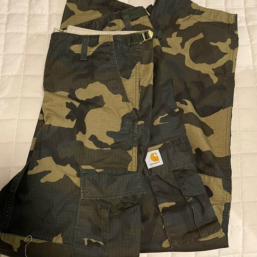 LIKE NEW Carhartt aviation camo cargos 32x32